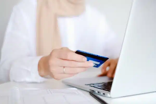 Optimiser son budget personnel grâce aux services bancaires en ligne : les clés de la gestion efficace