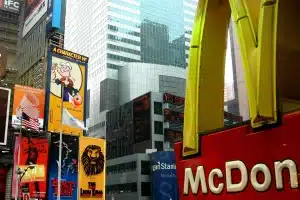 Découvrez le salaire de base chez mcdonalds 24h et comprenez comment le calculer