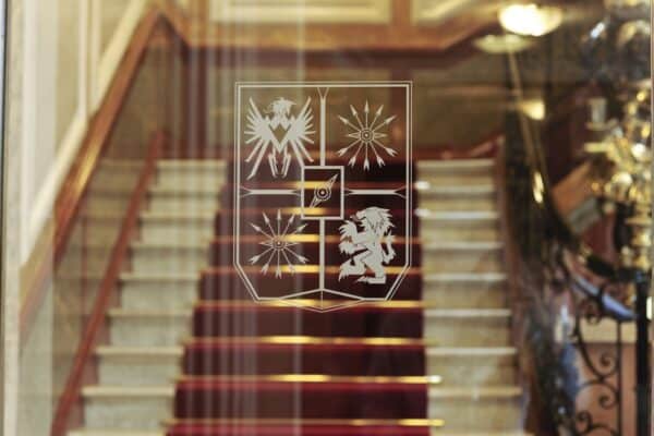 Rothschild : comment ouvrir un compte bancaire pro ?