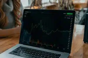 Avantages des CFD : les coûts de transaction